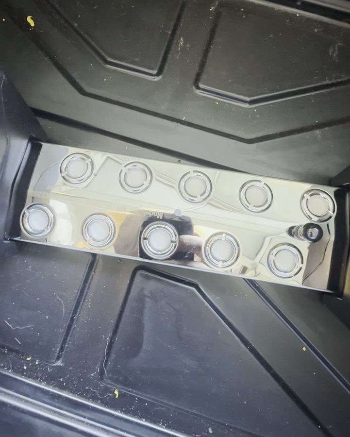 Ten-head ultrasonic mist maker inside the bin